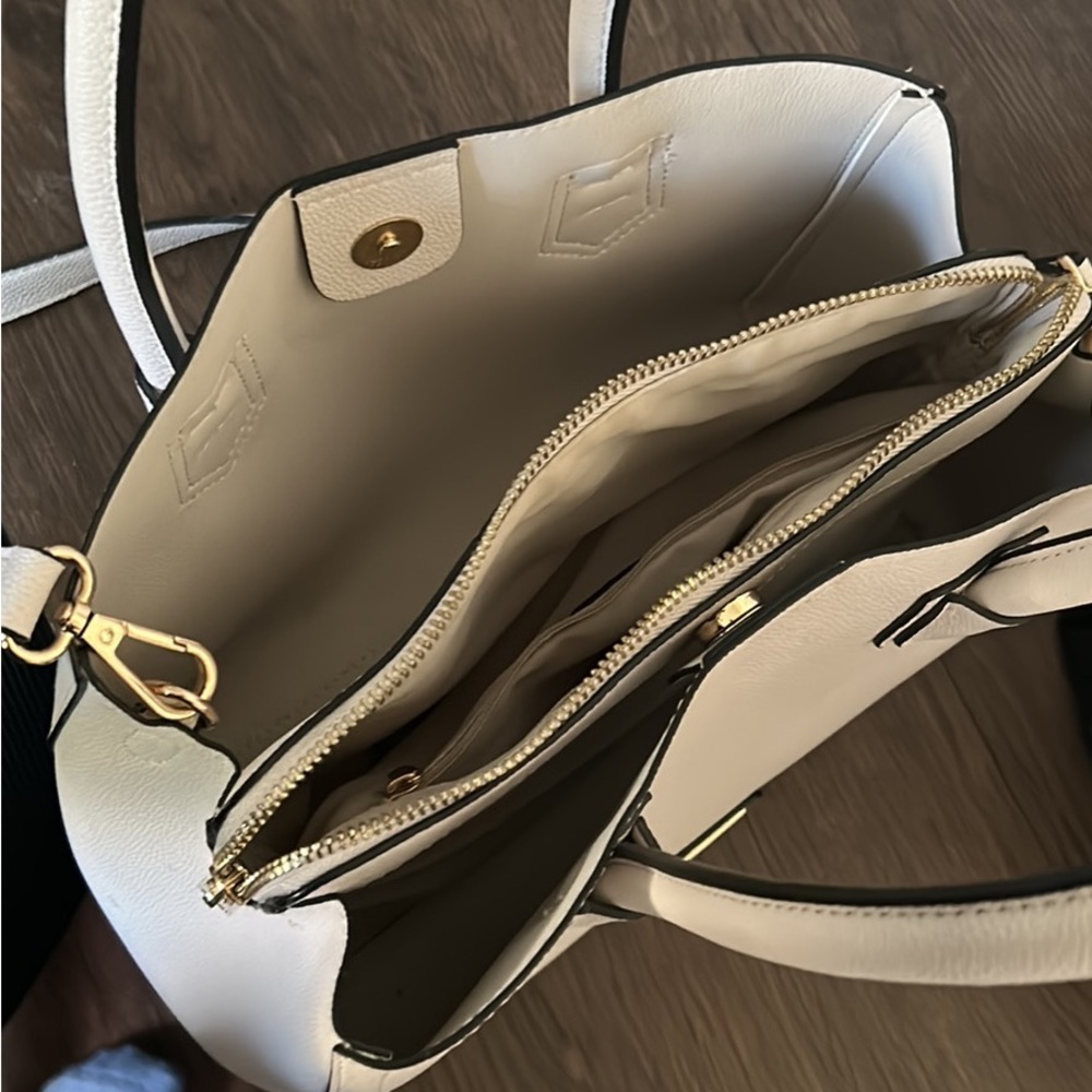Purses - Picture 3 of 3